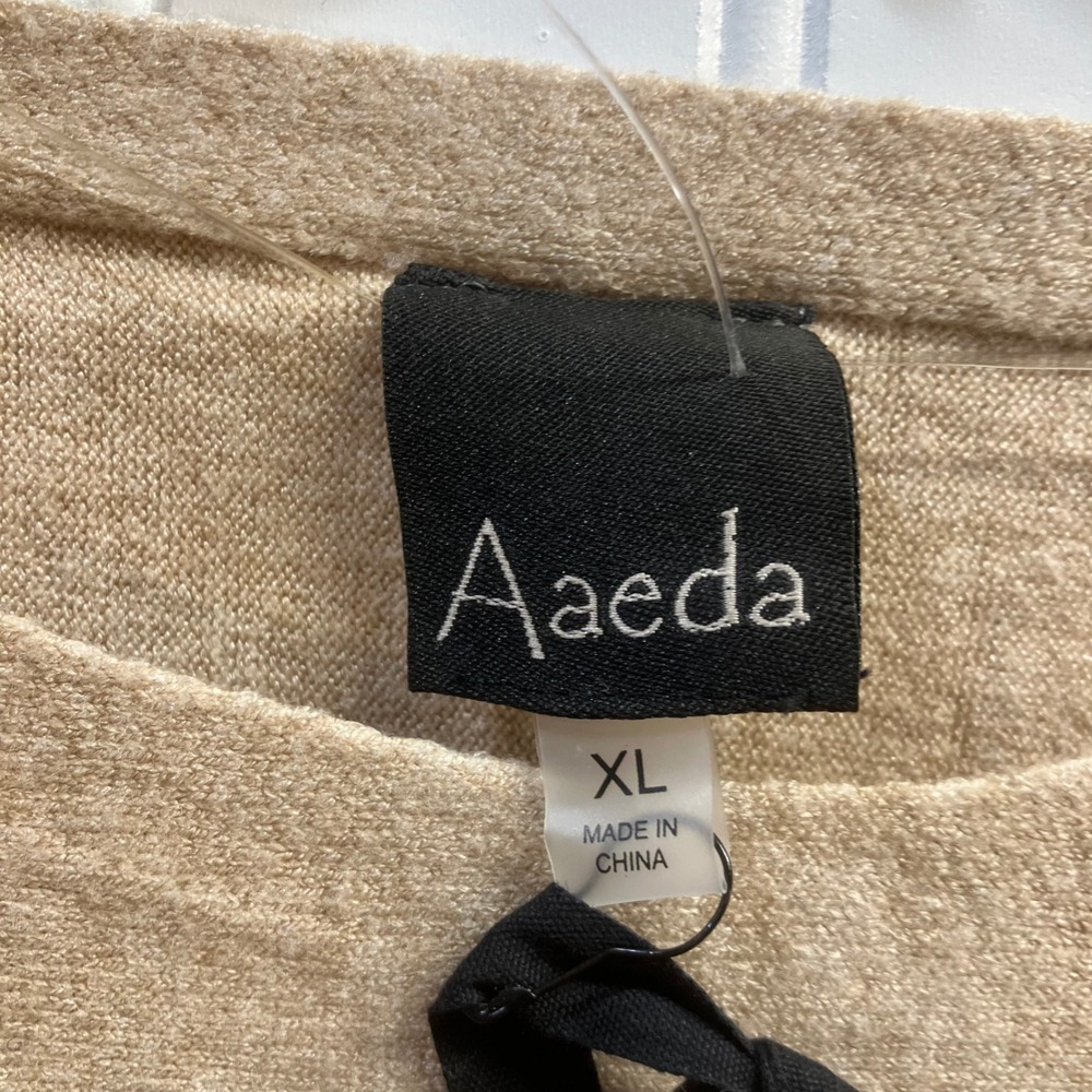 Aaeda Womens XL Floral Applique Oversized Sweater Tan Beige Whimsical Artsy BOHO - Picture 3 of 10